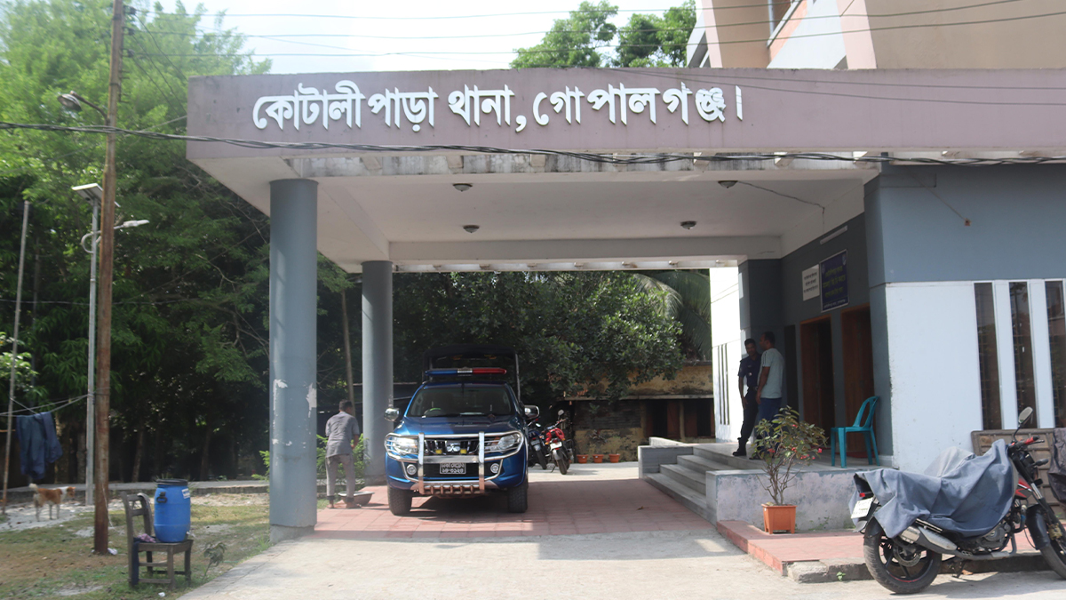 বেনজীরের স্ত্রী-কন্যার ক্রোককৃত ঘের থেকে মাছ চুরি, গ্রেফতার ৩