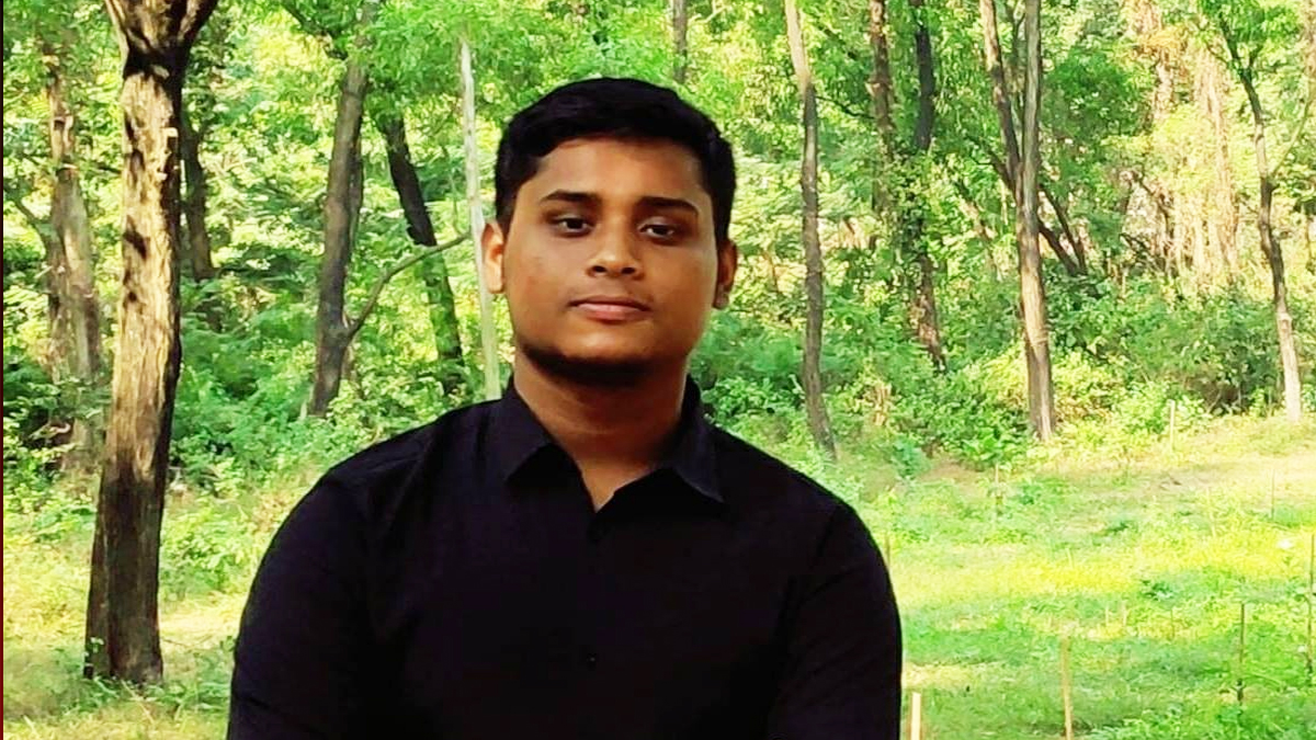 গুলি আর আলোচনা একইসঙ্গে চলতে পারে না: হাসনাত আবদুল্লাহ