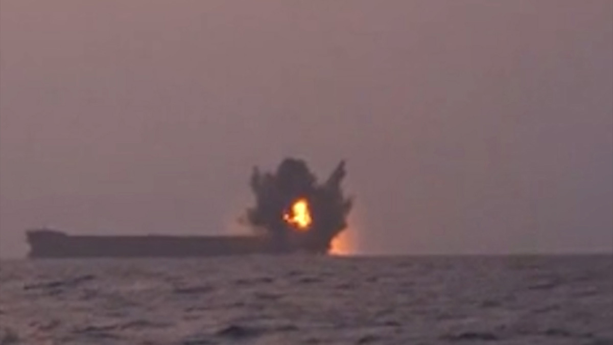 মনুষ্যবিহীন নৌযান আনলো হুতি