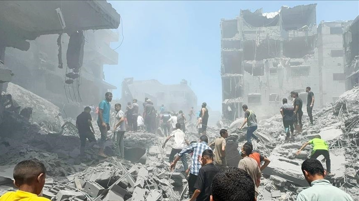 খান ইউনিসে ইসরায়েলি বাহিনী সরার পর ৪২ জনের মরদেহ উদ্ধার