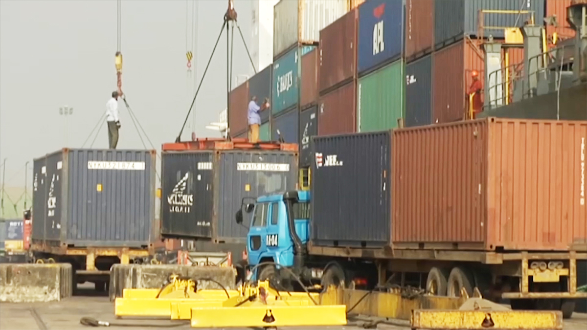 চট্টগ্রাম বন্দরে কনটেইনার জট