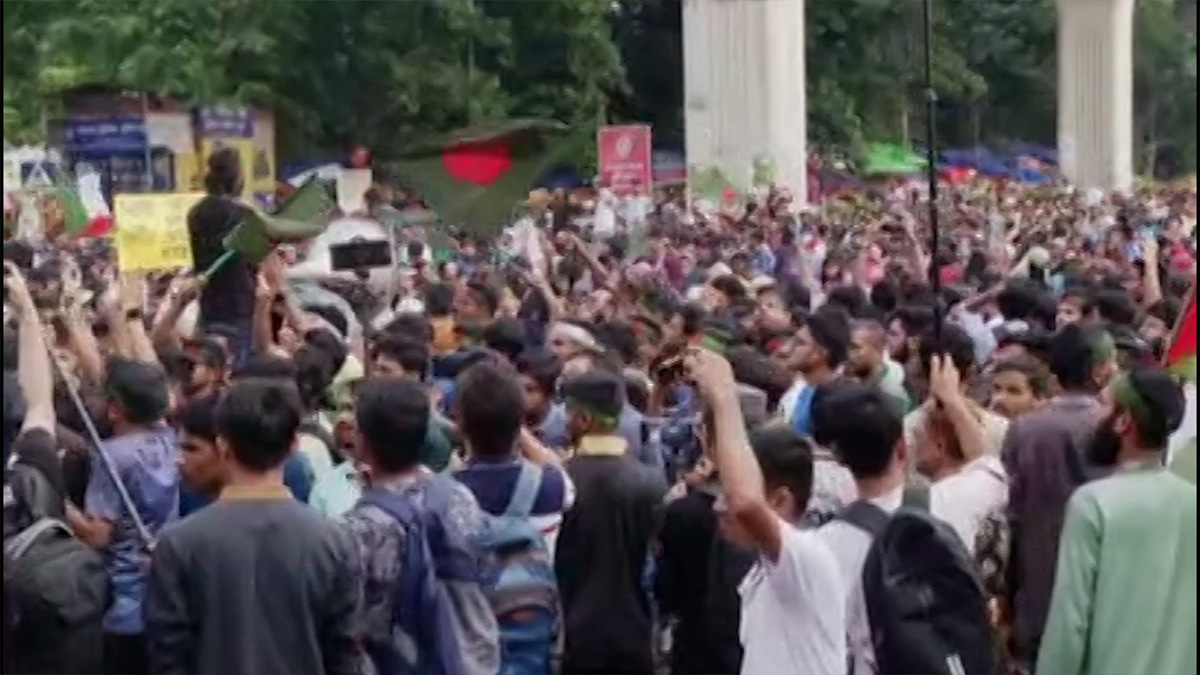 শাহবাগ ছাড়লো শিক্ষার্থীরা, কাল নতুন কর্মসূচি ঘোষণা