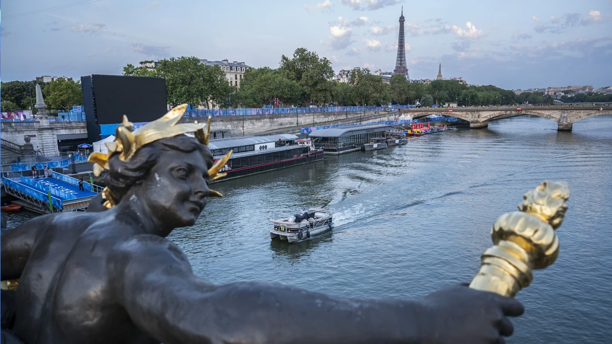 সিন নদীতে ব্যাপক দূষণ, স্থগিত করা হলো ট্রায়াথলন ইভেন্ট