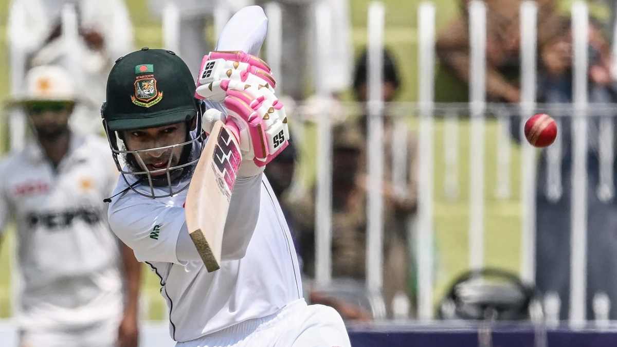 ৯ রানের আক্ষেপে দ্বিশতক মিস মুশফিকের