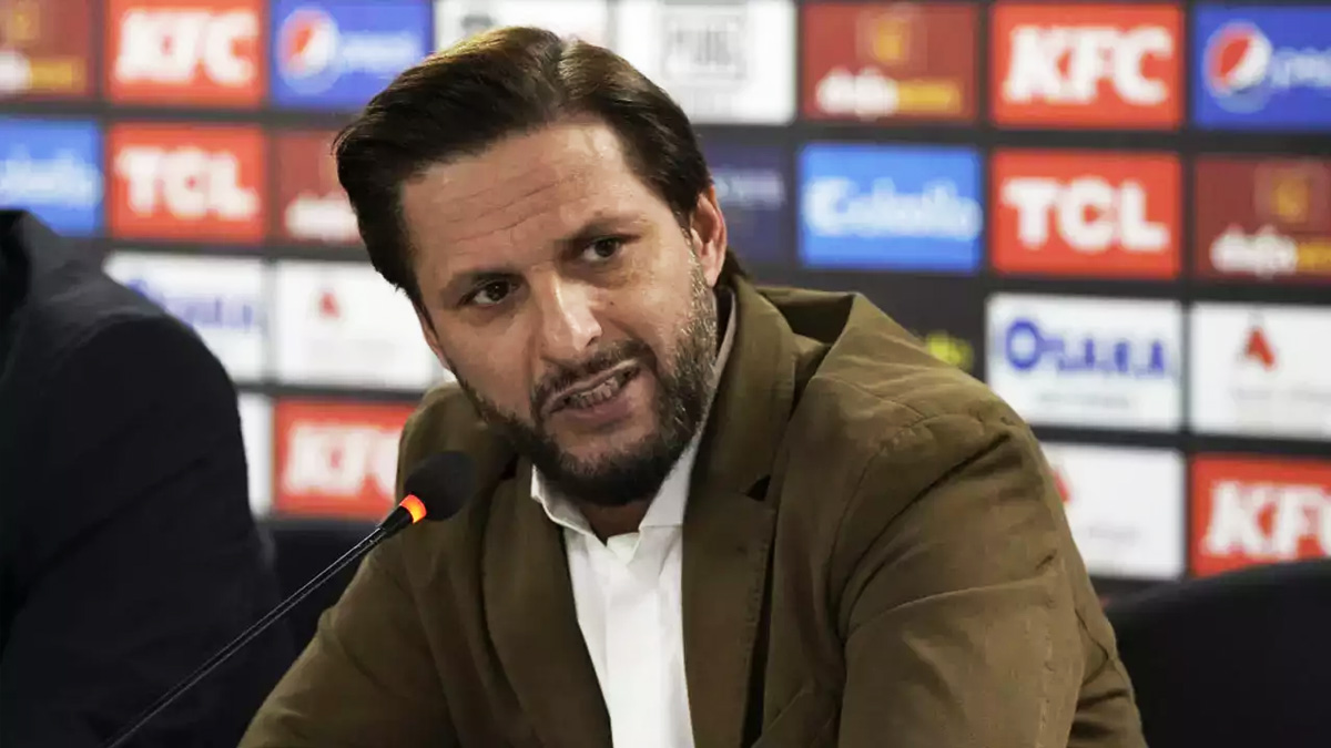 বাংলাদেশের প্রশংসা ও পাকিস্তানের টিম ম্যানেজমেন্টের কঠোর সমালোচনায় আফ্রিদি