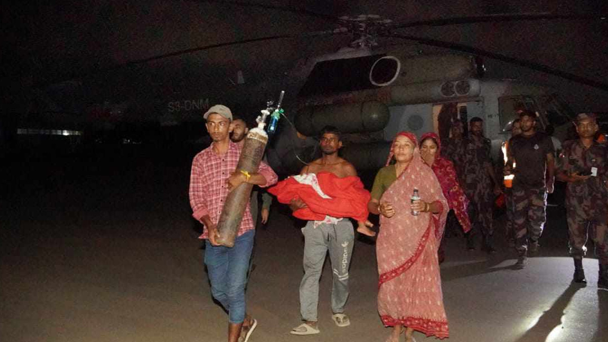 মুমূর্ষু শিশুকে উদ্ধার করে ঢাকায় আনলো বিজিবির হেলিকপ্টার