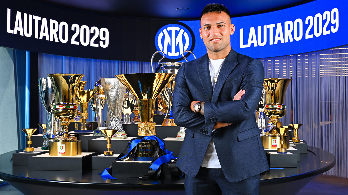 ইন্টার মিলানের সঙ্গে চুক্তি নবায়ন মার্টিনেজের