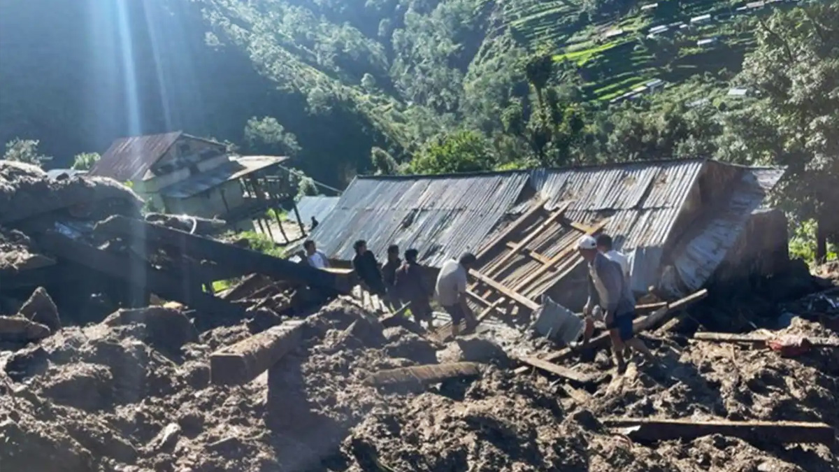 নেপালে ভূমিধসে ৬ জনের মৃত্যু