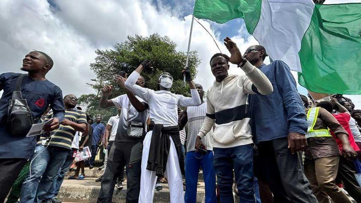 জীবনযাত্রার উচ্চ ব্যয়, বিক্ষোভকারীদের দমাতে নাইজেরিয়ায় কারফিউ