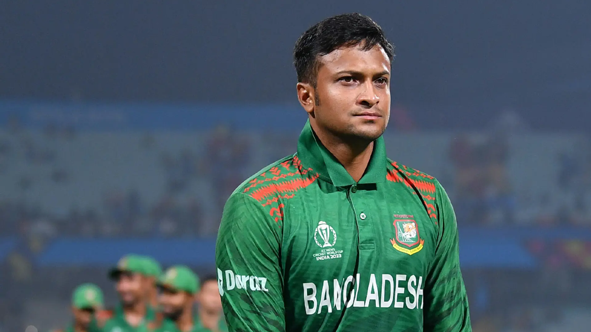 এবার কমলো সাকিব আল হাসানের বেতন