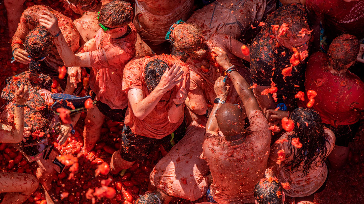 স্পেনে উদযাপিত হলো ঐতিহ্যবাহী টমাটিনা উৎসব