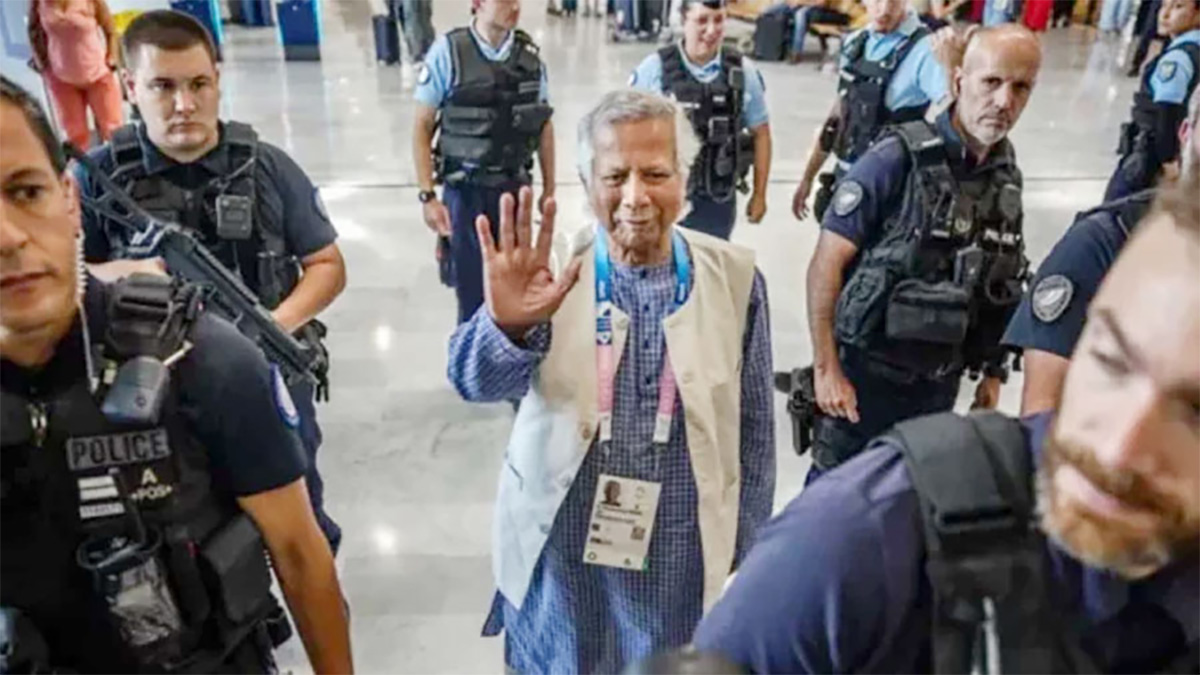 দুবাই পৌঁছেছেন ড. ইউনূস