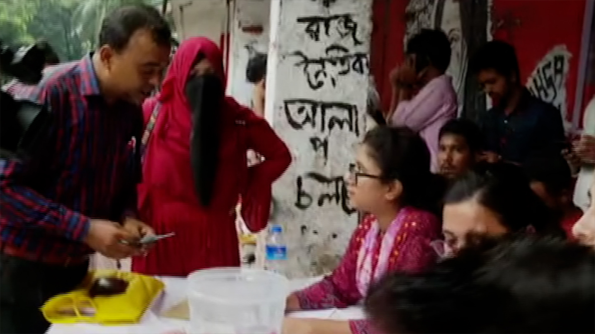 পৌঁছেছে ৫০, যাচ্ছে আরও দুইশ’ বোট; ত্রাণ সংগ্রহ চলছে: বৈষম্যবিরোধী ছাত্র আন্দোলন