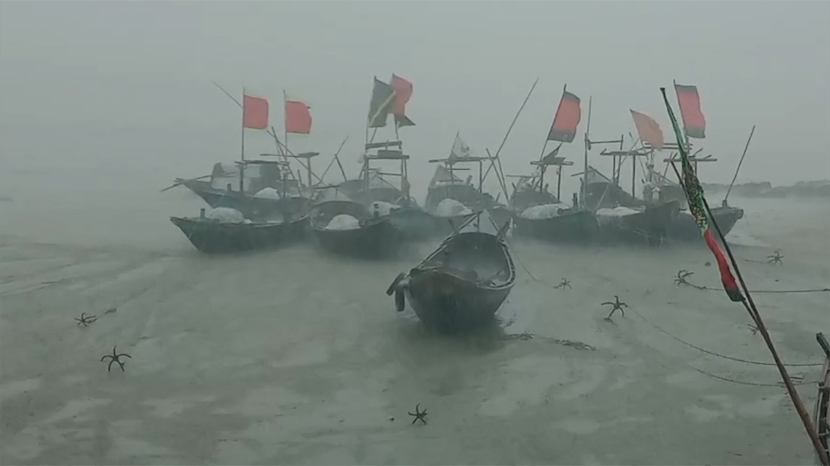 ভোলার মেঘনায় ট্রলারডুবি, এখনও নিখোঁজ ৮