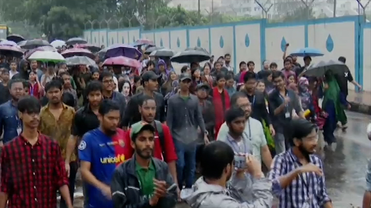 আন্দোলনে সহিংসতা: বিচার চেয়ে ঢাকায় বেসরকারি বিশ্ববিদ্যালয় শিক্ষার্থীদের গণমিছিল