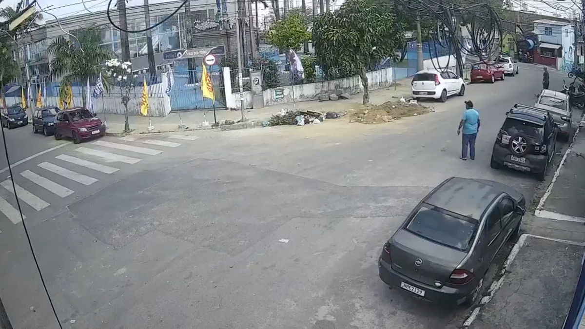 ব্রাজিলে খাবার বিতরণের সময় ধসে পড়লো গীর্জার ছাদ