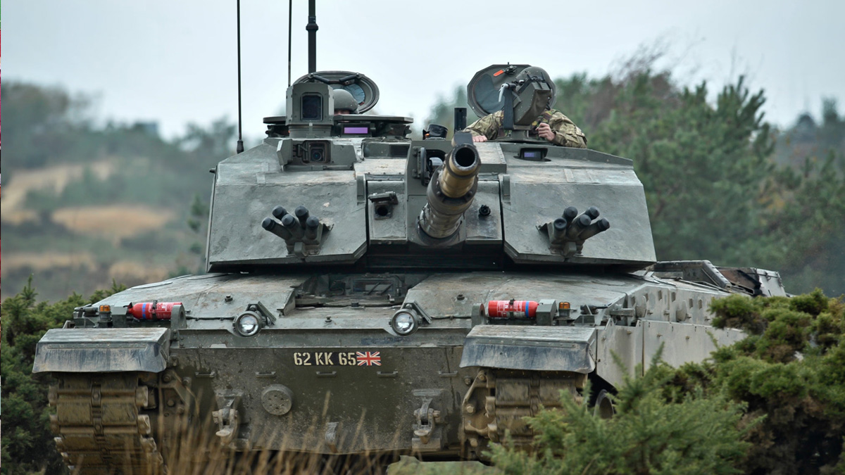 রুশ ভূখণ্ডে ইউক্রেনের সফলতার কারণ চ্যালেঞ্জার-২!