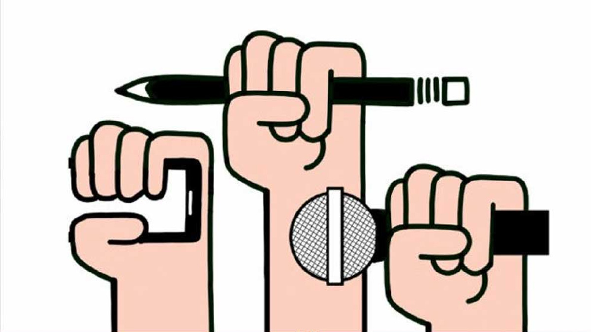 ‘অন্তর্বর্তী সরকার কোনো গণমাধ্যম বন্ধ করেনি’