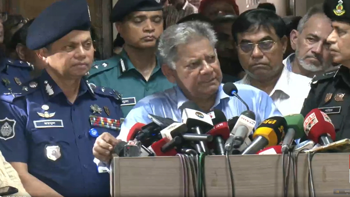 চাঁদাবাজি করলে পা ভেঙে দেব: স্বরাষ্ট্র উপদেষ্টা