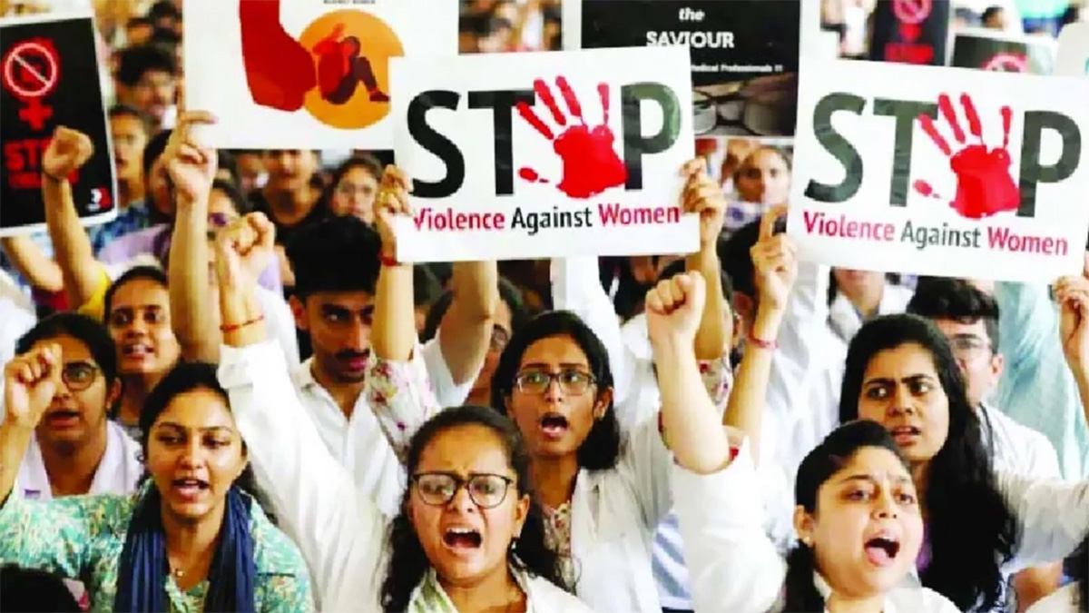 কলকাতায় নারী চিকিৎসক ধর্ষণ: বিক্ষোভ ছড়িয়ে পড়ছে বিভিন্ন জেলায়