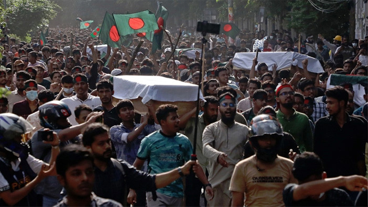 জুলাই গণহত্যা: উস্কানির দায়ে ৩২ সাংবাদিকসহ ৫২ জনের বিরুদ্ধে অভিযোগ