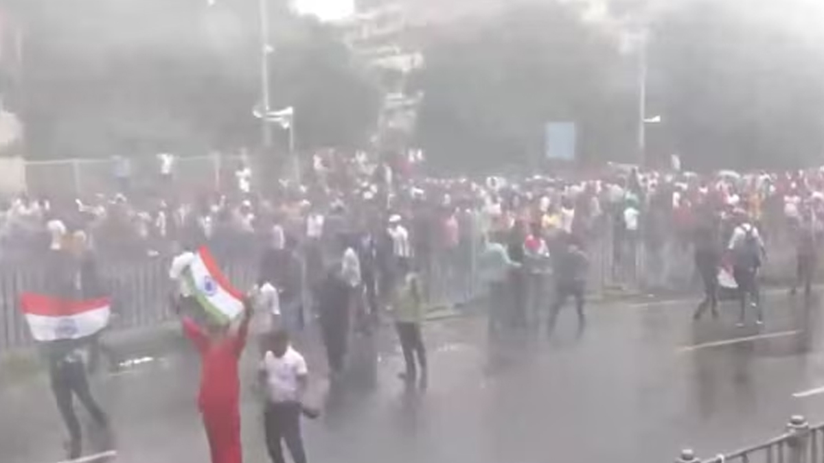 টিয়ারগ্যাস, জলকামান ও লাঠিচার্জে রণক্ষেত্রে পরিণত কলকাতা