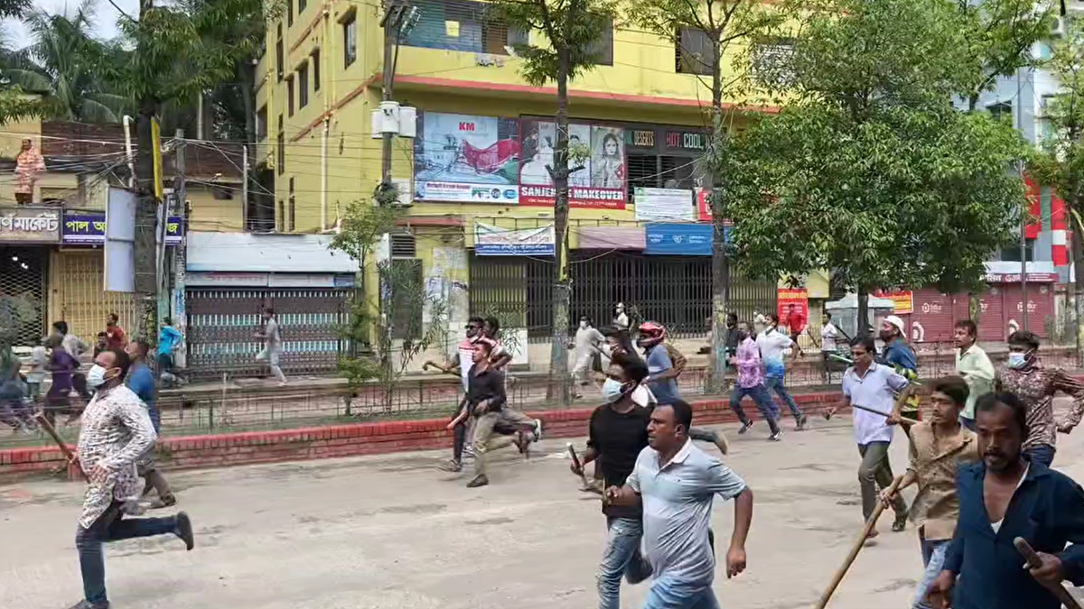 সংঘর্ষে রণক্ষেত্র মুন্সিগঞ্জ: গুলিবিদ্ধ হয়ে নিহত ২