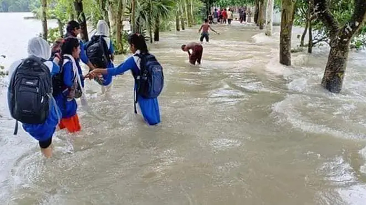নোয়াখালীর বন্যা পরিস্থিতি অপরিবর্তিত, দূর্গম এলাকায় পৌঁছায়নি ত্রাণ