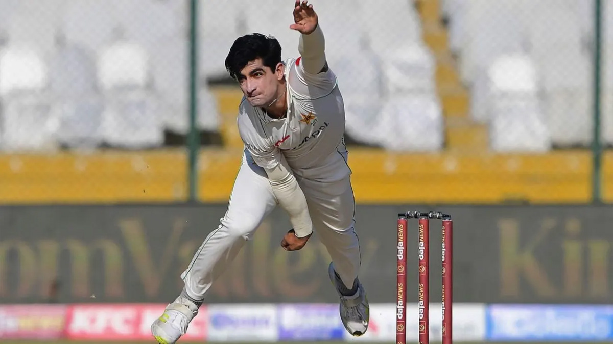 বাংলাদেশের বিপক্ষে শক্তিশালী দল ঘোষণা পাকিস্তানের, ফিরলেন নাসিম