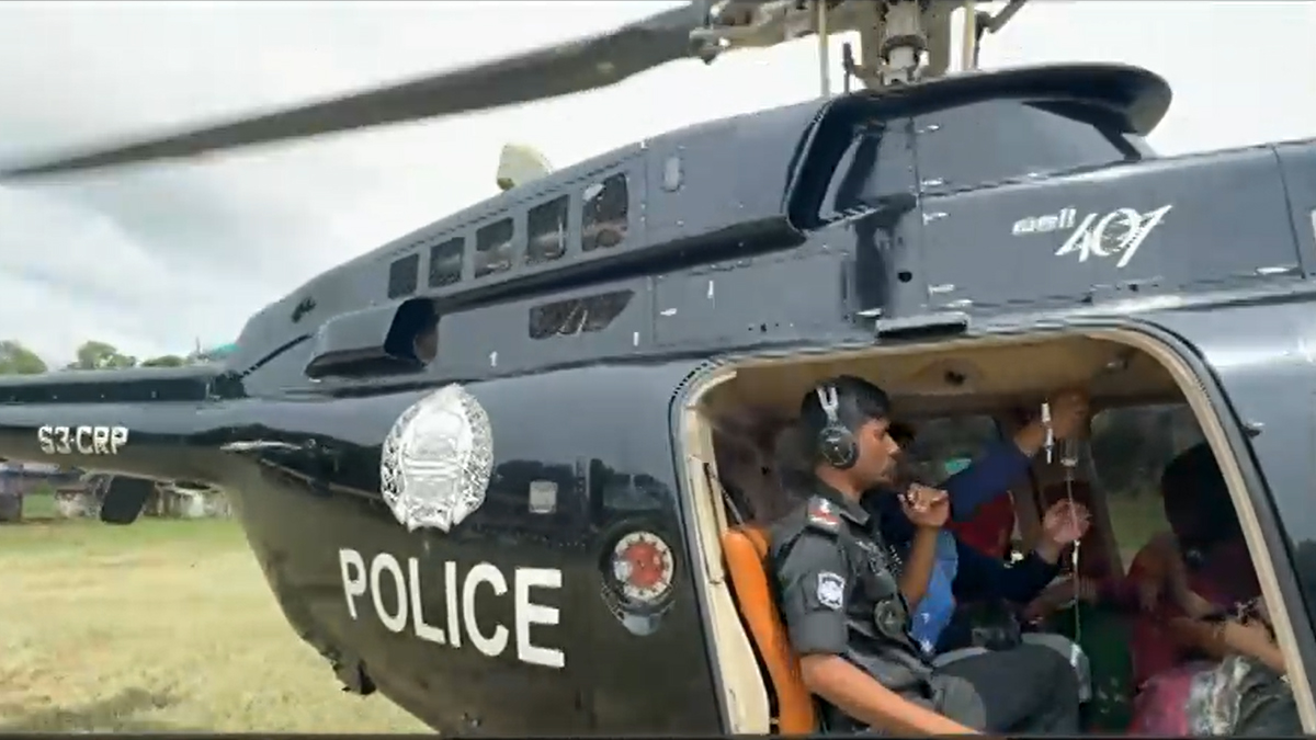 বন্যার মধ্যেই জন্ম নেয়া শিশুকে উদ্ধার করলো র্যাবের হেলিকপ্টার