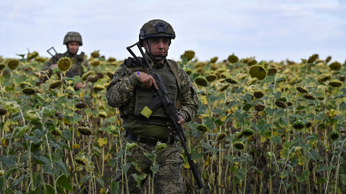 শতাধিক রুশ সেনাকে আটকের দাবি কিয়েভের