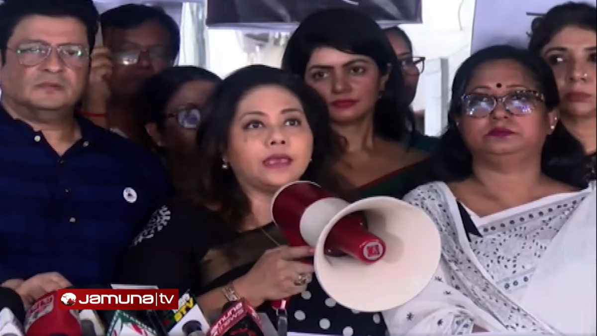 বিটিভি প্রাঙ্গনে এসে চোখের পানি ধরে রাখতে পারিনি: শমী কায়সার