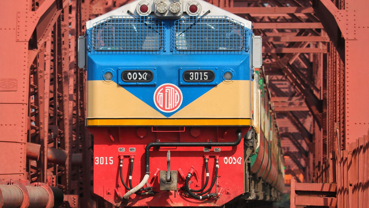 আজ থেকে সীমিত পরিসরে ট্রেন চলবে