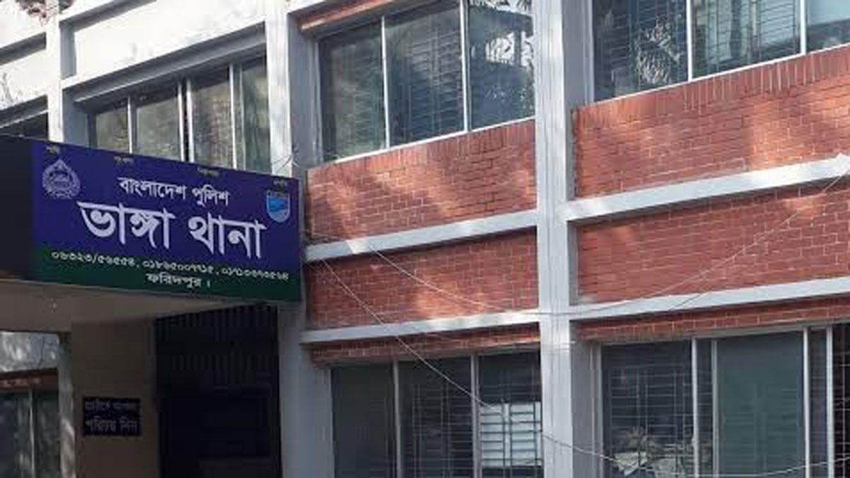 বন্যার্তদের জন্য ত্রাণ সংগ্রহের সময় সড়ক দুর্ঘটনায় নিহত ২