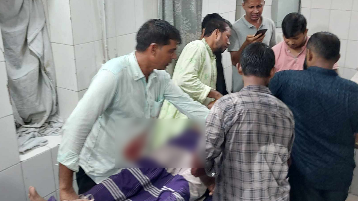 বাউফলে বাজারের ইজারা নিয়ে বিএনপির দুই গ্রুপের সংঘর্ষ, আহত ৩