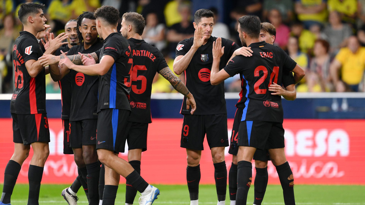 লেভানদোভস্কি-রাফিনহার জোড়া গোলে লা লিগায় বার্সেলোনার ছয়ে ছয়