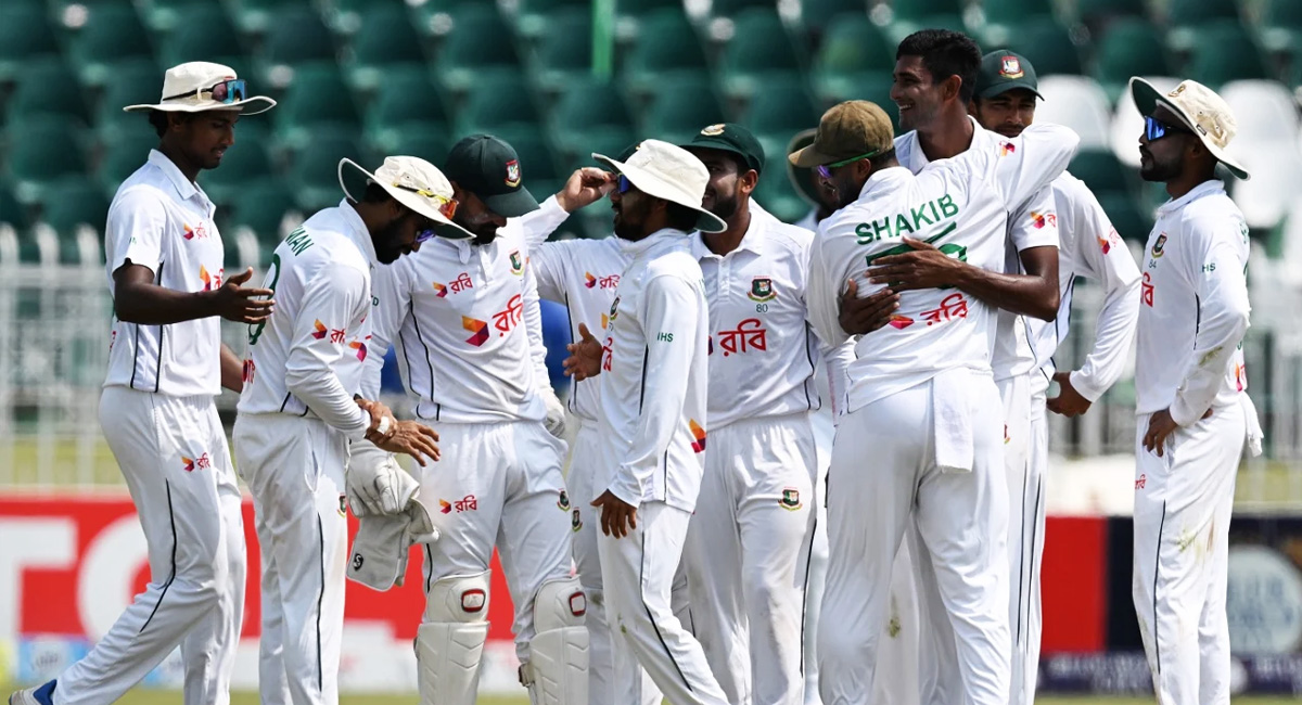 টেস্টে ইতিহাসে এবারই প্রথম এক ইনিংসে ১০ উইকেট নিলেন বাংলাদেশের পেসাররা