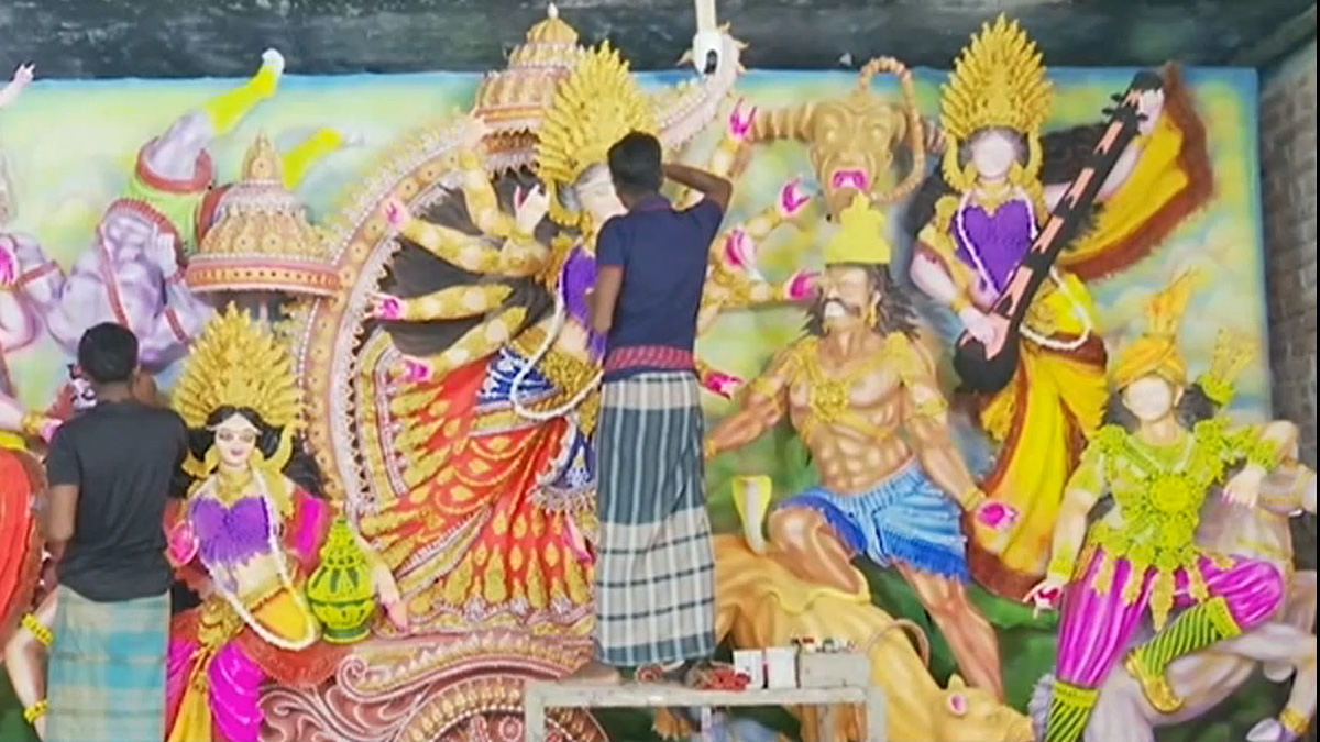 ১৪৭টি প্রতিমা নিয়ে এবার খুলনায় দেখা মিলবে দেবী দুর্গার