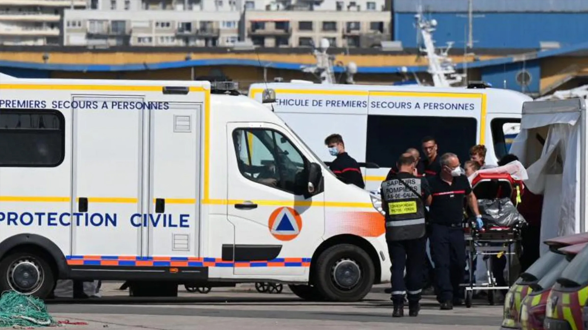 ইংলিশ চ্যানেলে নৌকা ডুবে ১২ অভিবাসনপ্রত্যাশীর মৃত্যু