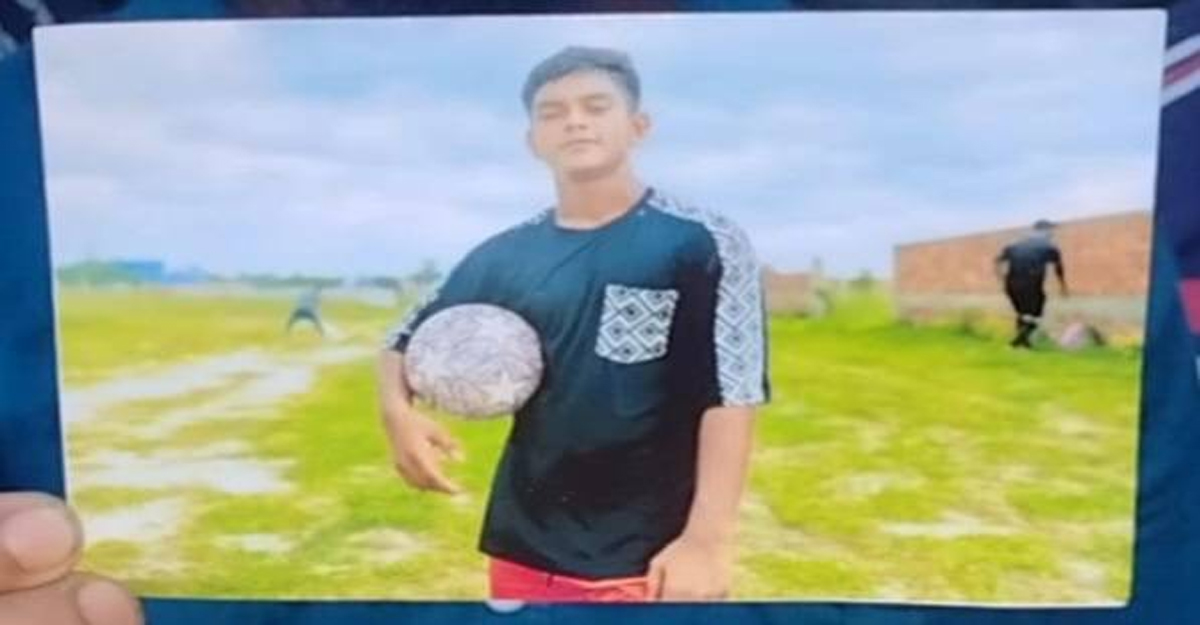 গুলিবিদ্ধ সন্তানকে হাসপাতালে নেয়া হয় পিতার রিকশায়