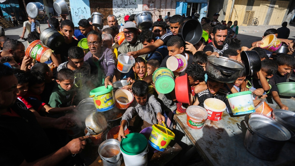 ক্ষুধার জ্বালায় সাহায্য চাইছে ২২ লাখ ফিলিস্তিনি