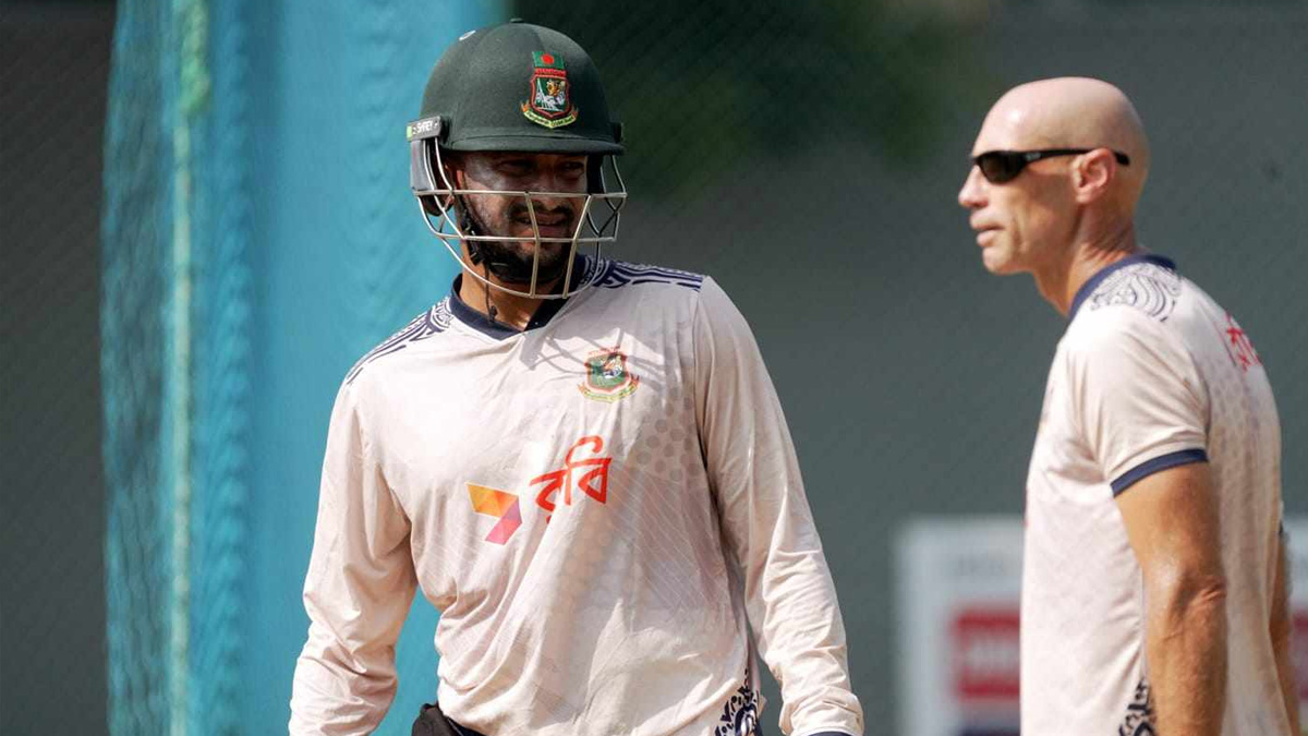 সাকিবের আঙুলে কোনো ইনজুরি কিংবা অস্ত্রোপচারের কথা জানেন না ডেভিড হেম্প