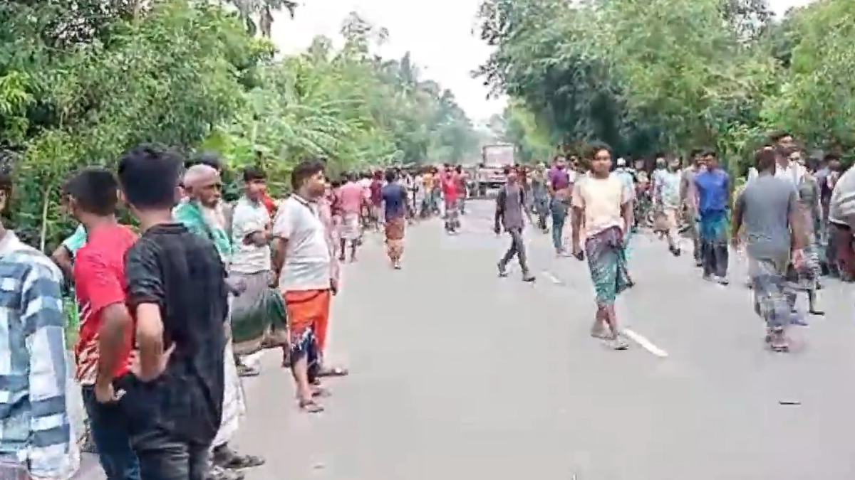 কুষ্টিয়ার খোকসায় মাইক্রোবাসের ধাক্কায় ৪ স্কুলছাত্রী নিহত, গুরুতর আহত ১