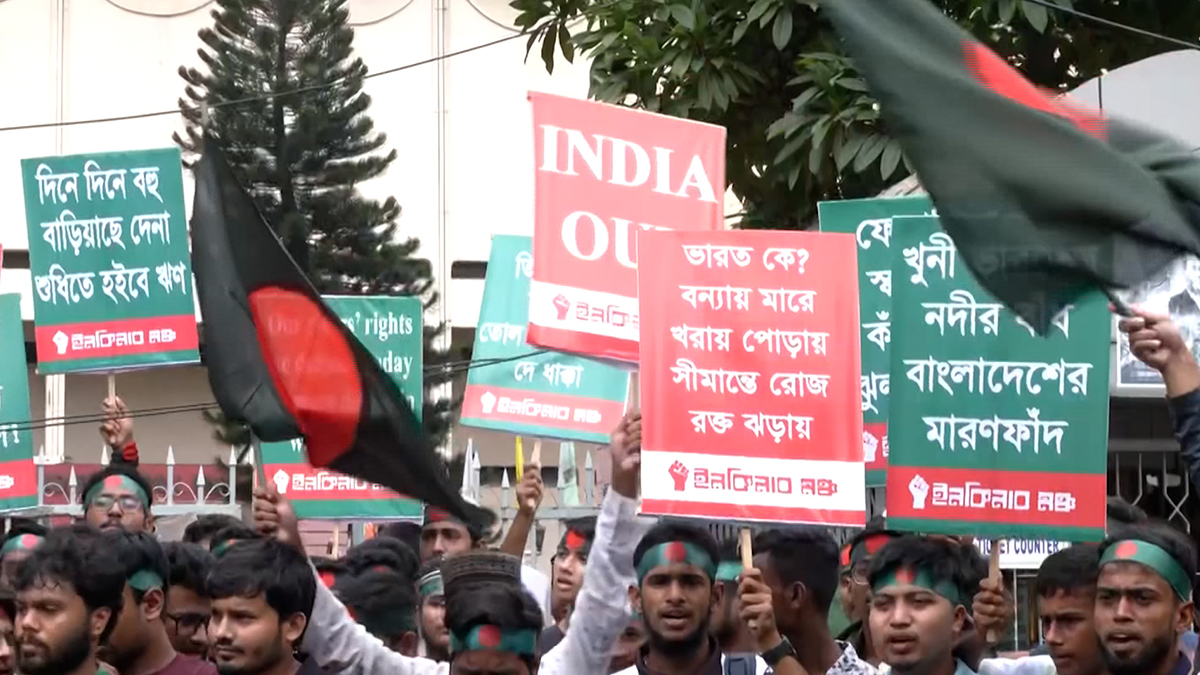 ত্রিপুরার ডুম্বুর বাঁধ অভিমুখে লং মার্চ