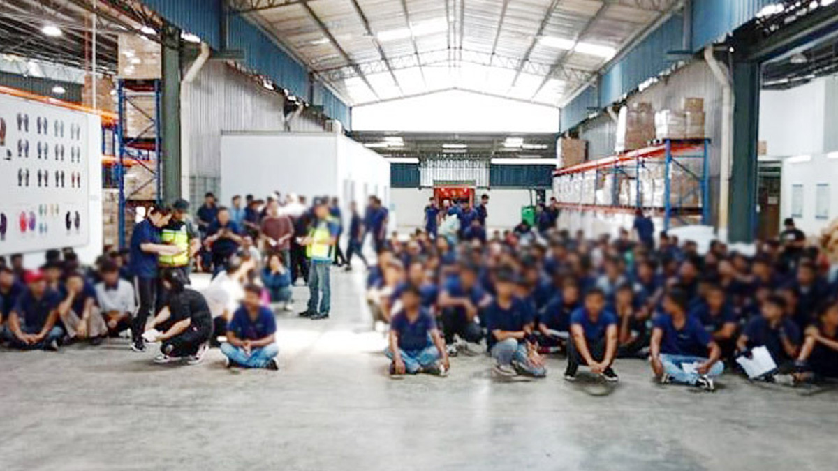 মালয়েশিয়ায় ২২২ বাংলাদেশি অভিবাসী আটক