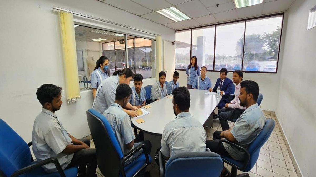 মালয়েশিয়ায় ২০০ বাংলাদেশি কর্মীর বকেয়া বেতন আদায়ে উদ্যোগ হাইকমিশনের