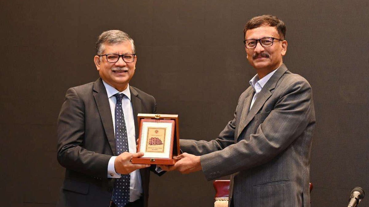 পররাষ্ট্র সচিব মাসুদ বিন মোমেনের চুক্তিভিত্তিক নিয়োগ বাতিল