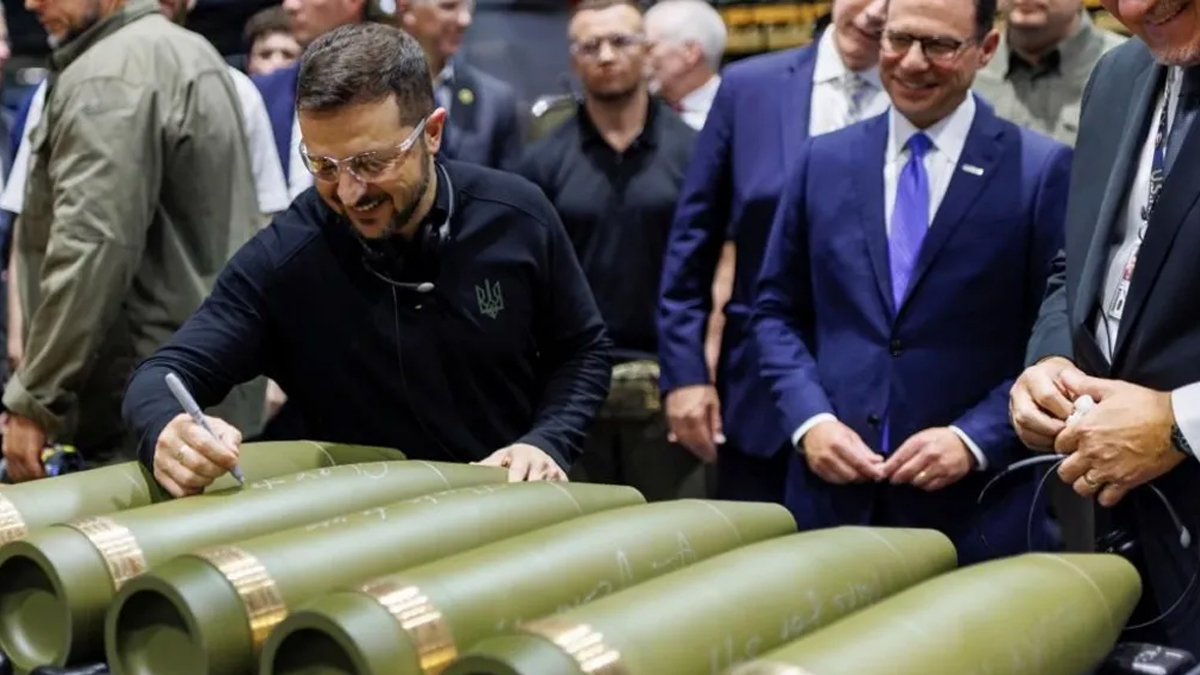 ইউক্রেনের যুদ্ধ জেতার পরিকল্পনা জানাতে যুক্তরাষ্ট্র সফরে জেলেনস্কি