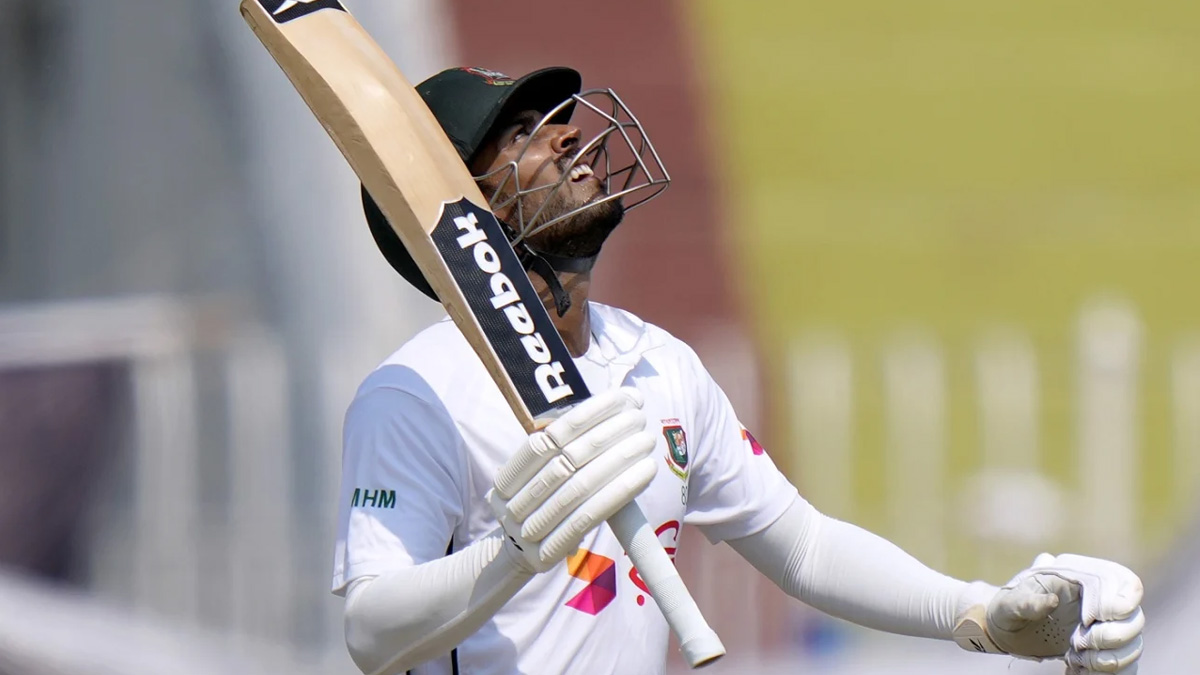 সিরিজ সেরা পুরস্কারের টাকা আন্দোলনে নিহত রিকশাচালকের পরিবারকে দেবেন মিরাজ