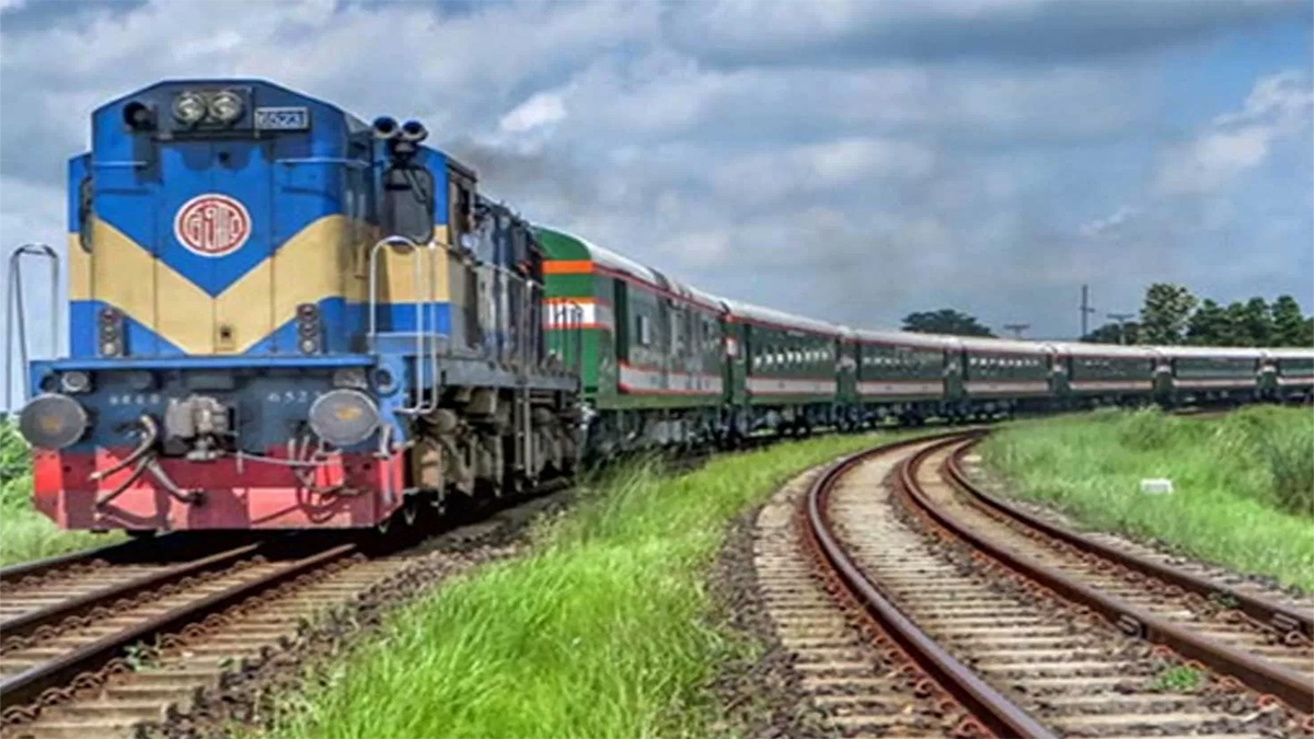 আলোচনায় বসলো আন্দোলনরত রেলকর্মীরা